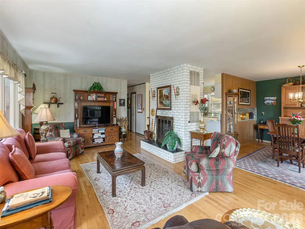 227 Sky Lake Drive Hendersonville NC 28739