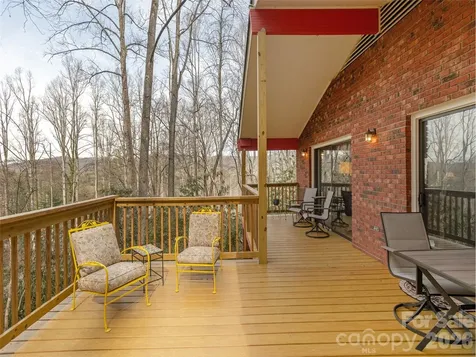 227 Sky Lake Drive Hendersonville NC 28739