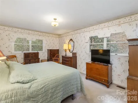 227 Sky Lake Drive Hendersonville NC 28739