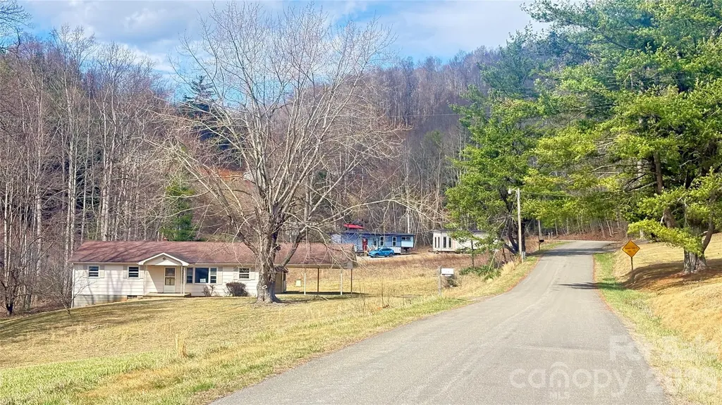 225 Davis Road Crumpler NC 28617