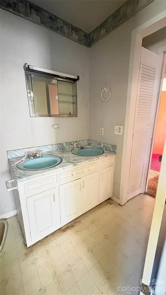 225 Davis Road Crumpler NC 28617