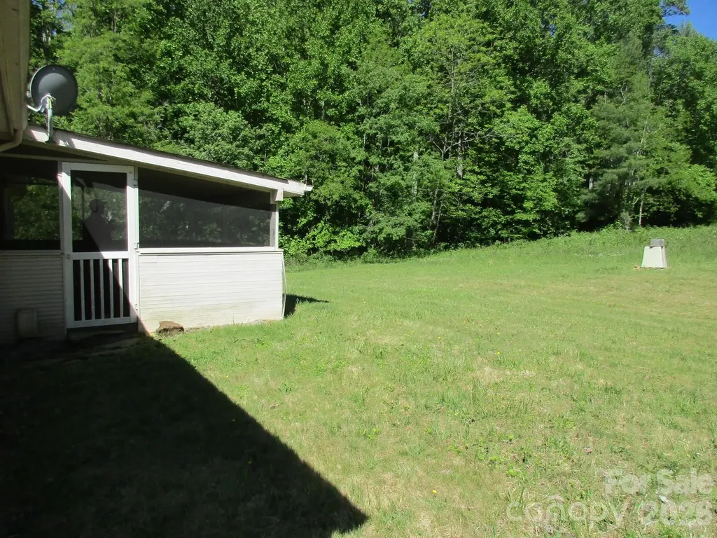 225 Davis Road Crumpler NC 28617