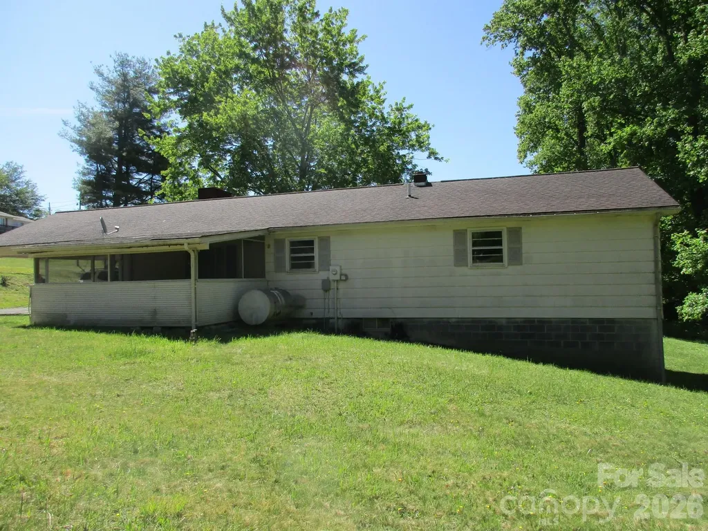 225 Davis Road Crumpler NC 28617
