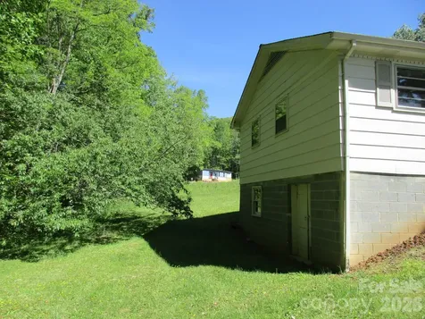 225 Davis Road Crumpler NC 28617