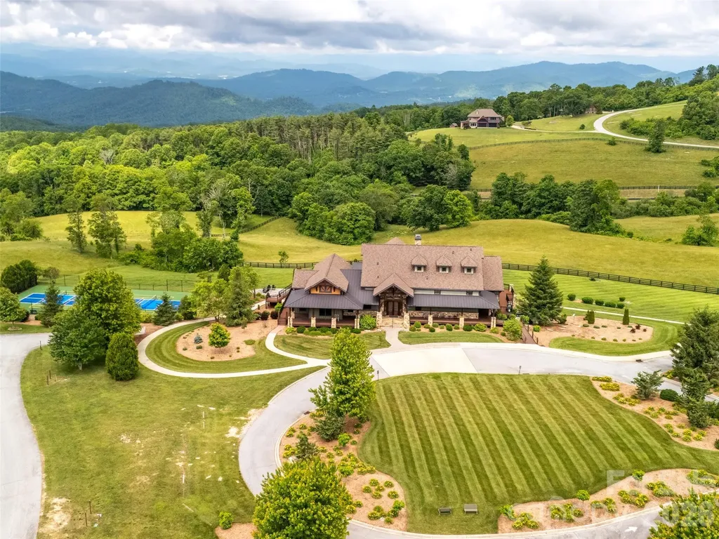 #178 Dancing Bear Drive Hendersonville NC 28792