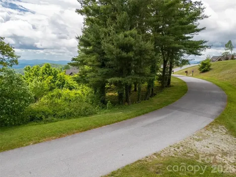 #178 Dancing Bear Drive Hendersonville NC 28792