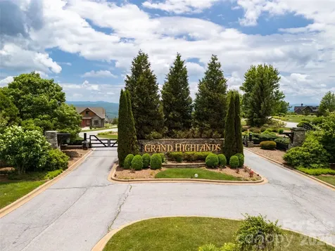 #178 Dancing Bear Drive Hendersonville NC 28792