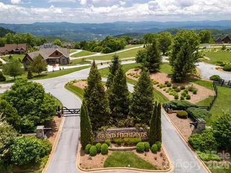 #178 Dancing Bear Drive Hendersonville NC 28792