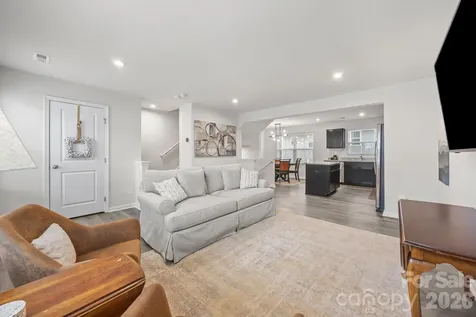 3021 Fiddlewood Street Charlotte NC 28214