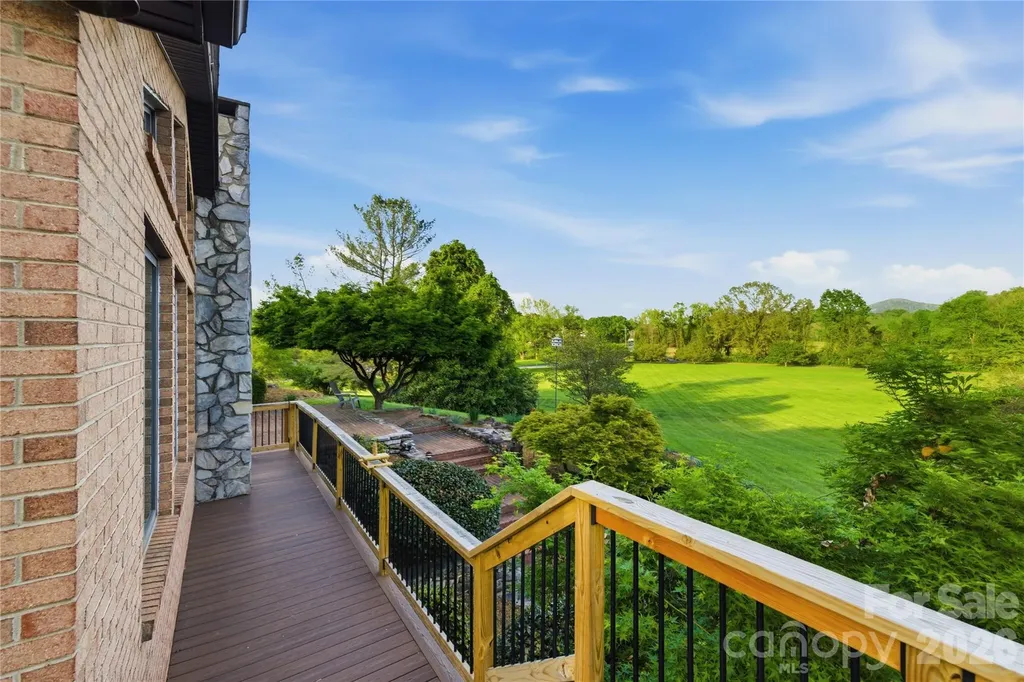 213 Hospital Avenue Lenoir NC 28645