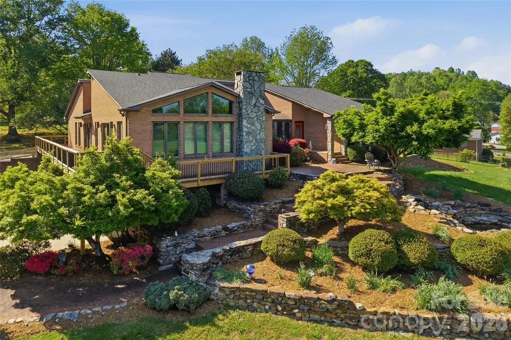 213 Hospital Avenue Lenoir NC 28645