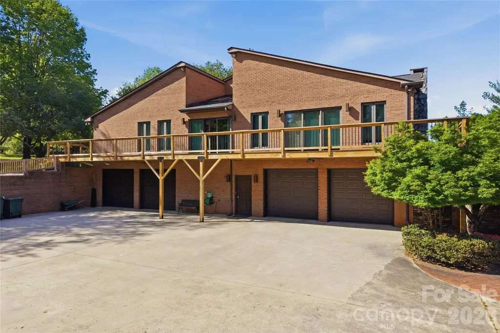 213 Hospital Avenue Lenoir NC 28645