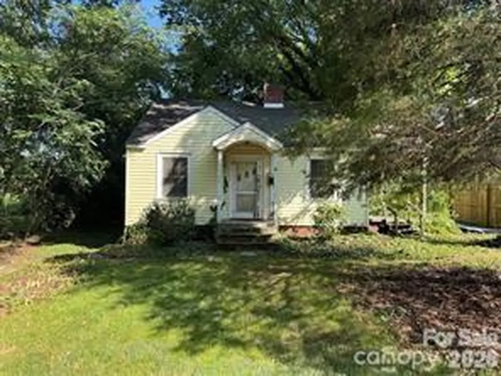 1909 Garibaldi Avenue Charlotte NC 28208