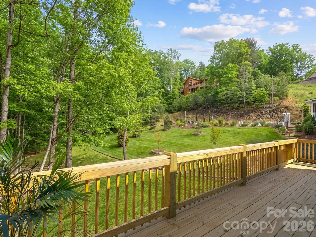 399 Crystal Heights Drive Hendersonville NC 28739