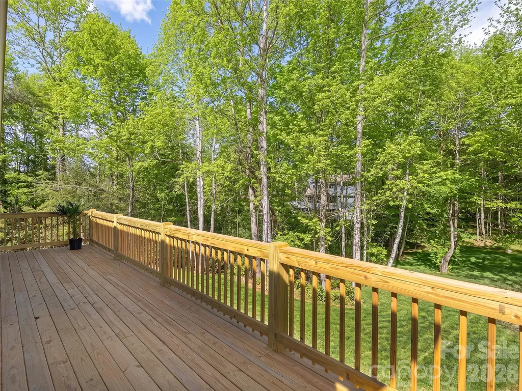 399 Crystal Heights Drive Hendersonville NC 28739