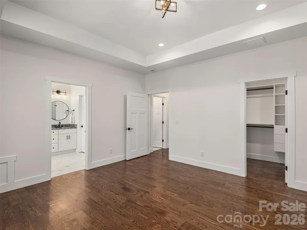 399 Crystal Heights Drive Hendersonville NC 28739