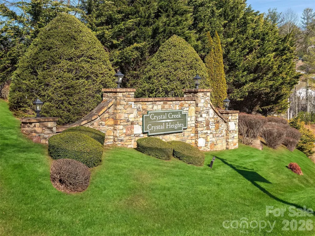399 Crystal Heights Drive Hendersonville NC 28739