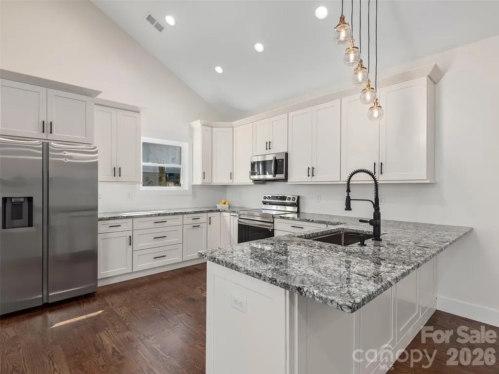399 Crystal Heights Drive Hendersonville NC 28739