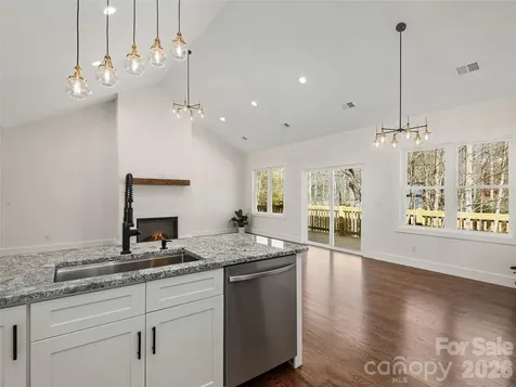 399 Crystal Heights Drive Hendersonville NC 28739