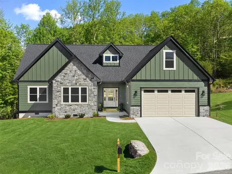 399 Crystal Heights Drive Hendersonville NC 28739