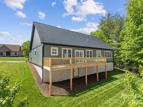 399 Crystal Heights Drive Hendersonville NC 28739