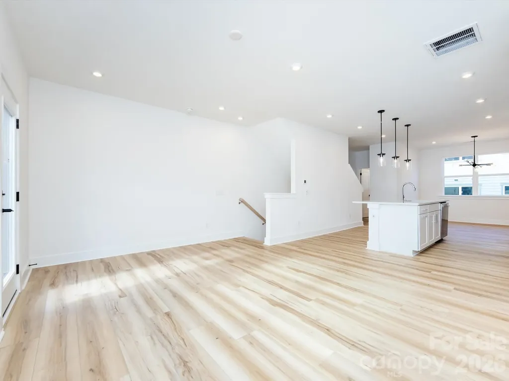 7022 Impulse Court Charlotte NC 28205