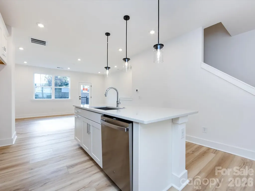 7022 Impulse Court Charlotte NC 28205