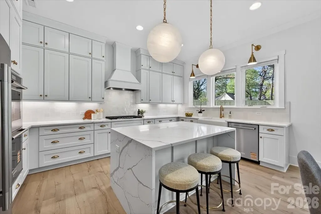 1607 Chippendale Road Charlotte NC 28205