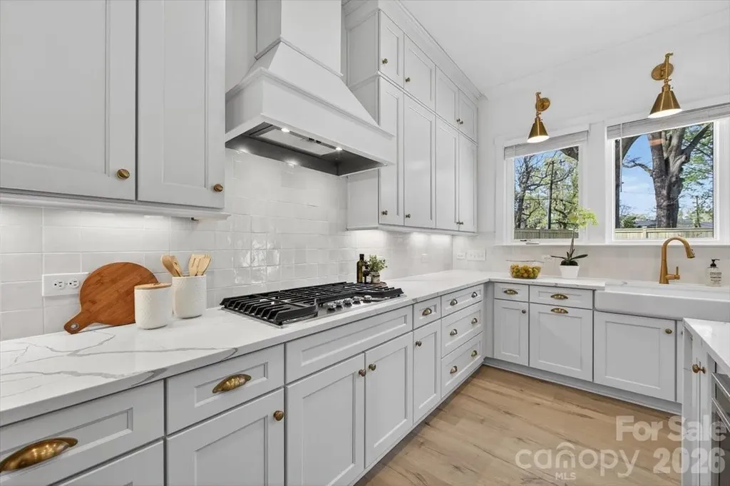 1607 Chippendale Road Charlotte NC 28205