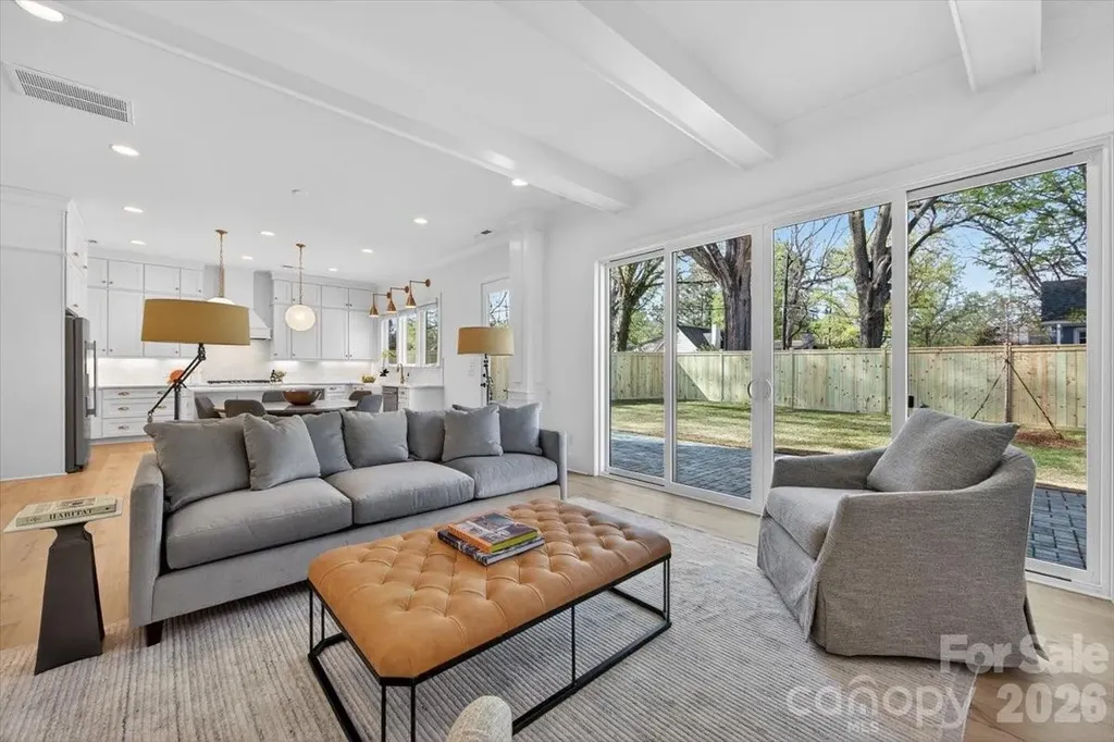 1607 Chippendale Road Charlotte NC 28205
