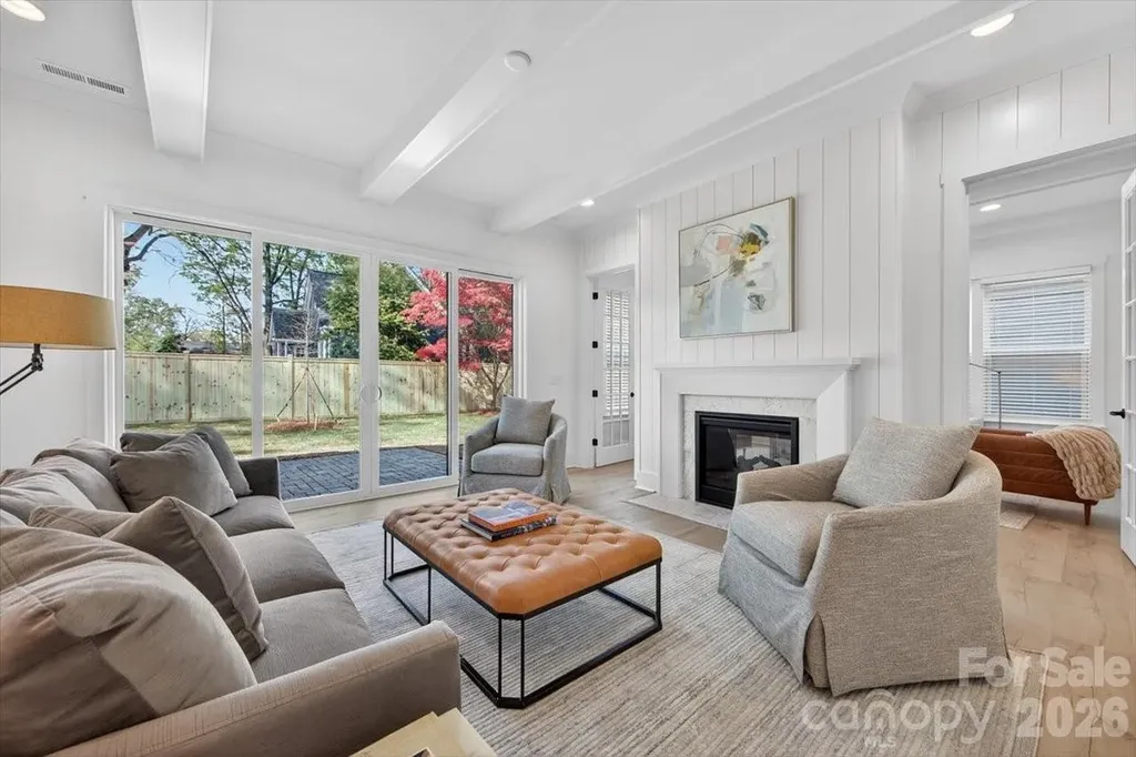 1607 Chippendale Road Charlotte NC 28205