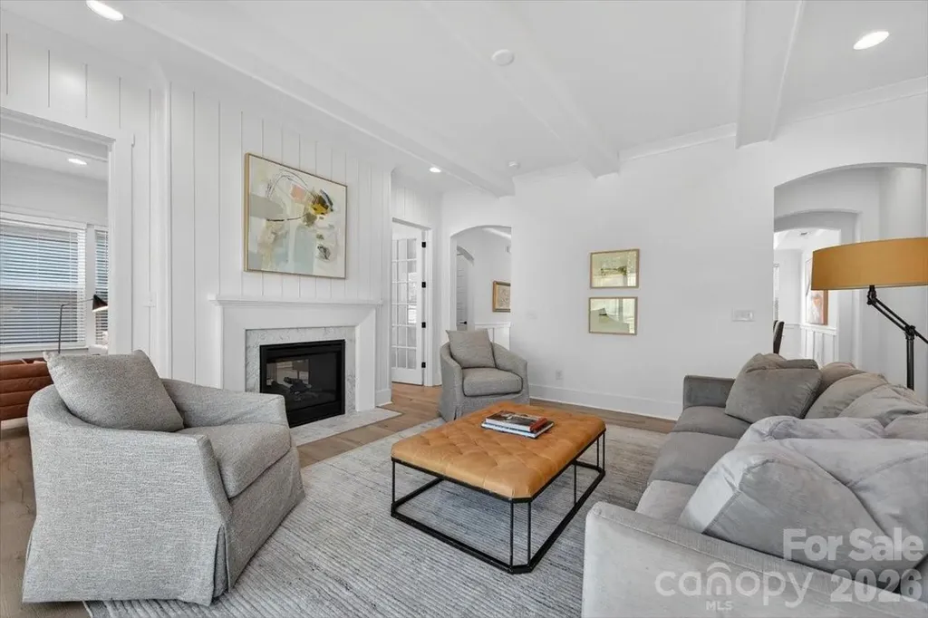 1607 Chippendale Road Charlotte NC 28205