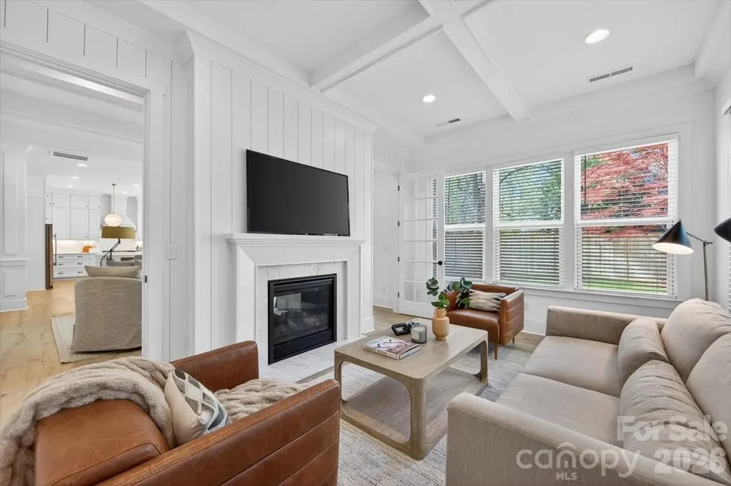 1607 Chippendale Road Charlotte NC 28205