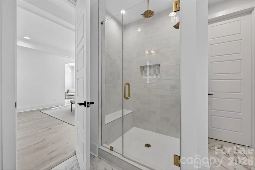 1607 Chippendale Road Charlotte NC 28205
