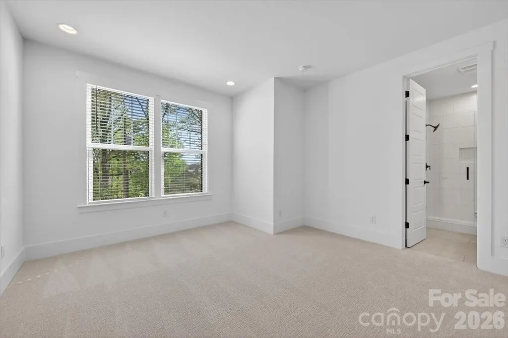 1607 Chippendale Road Charlotte NC 28205