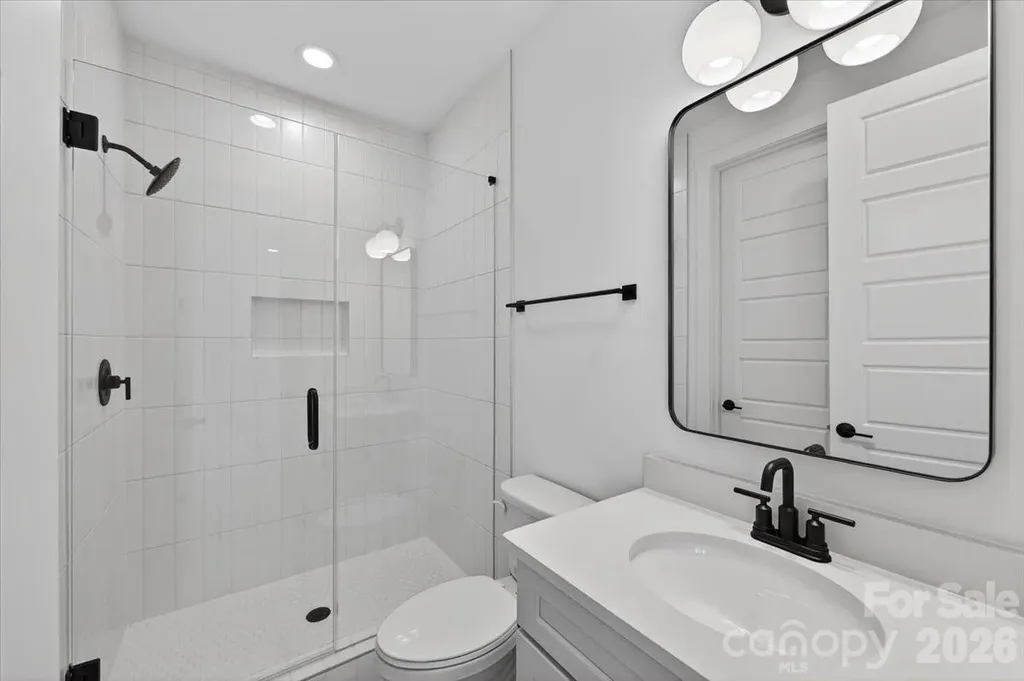 1607 Chippendale Road Charlotte NC 28205