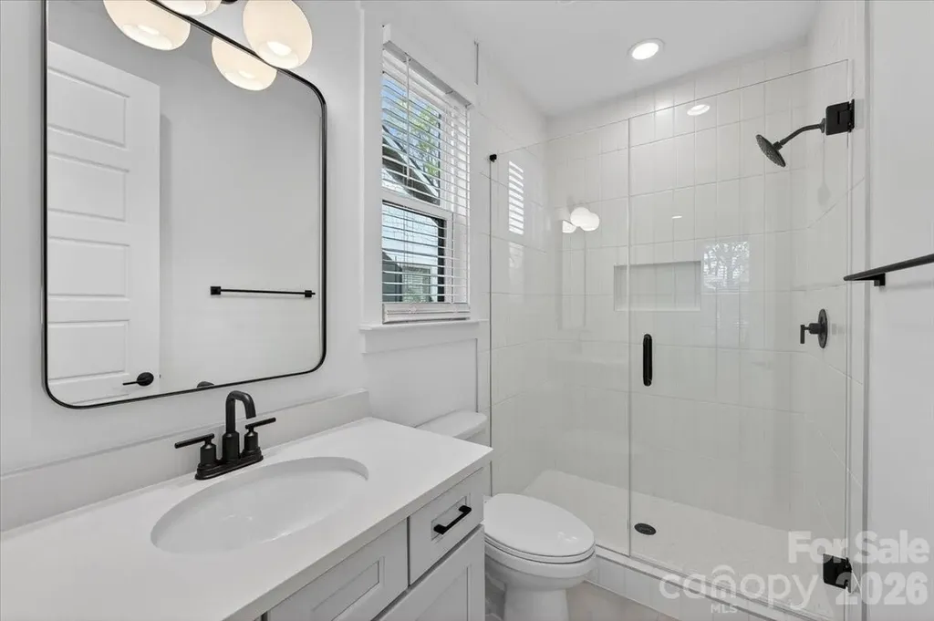 1607 Chippendale Road Charlotte NC 28205