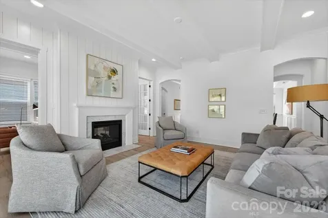 1607 Chippendale Road Charlotte NC 28205