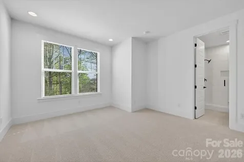 1607 Chippendale Road Charlotte NC 28205