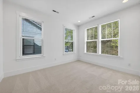 1607 Chippendale Road Charlotte NC 28205