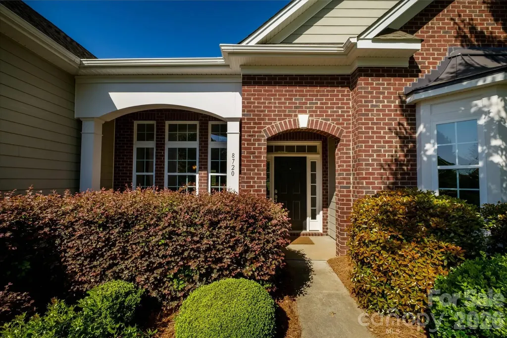 8720 Artesa Mill Lane Charlotte NC 28214