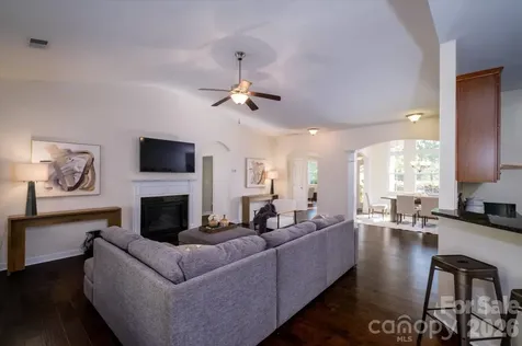 8720 Artesa Mill Lane Charlotte NC 28214