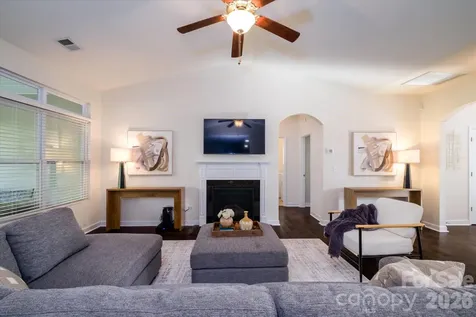 8720 Artesa Mill Lane Charlotte NC 28214