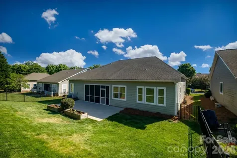 8720 Artesa Mill Lane Charlotte NC 28214