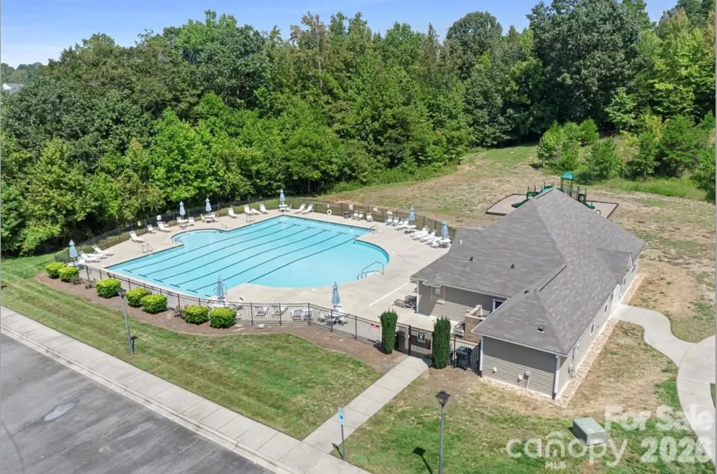 7532 W Berkeley Road Denver NC 28037