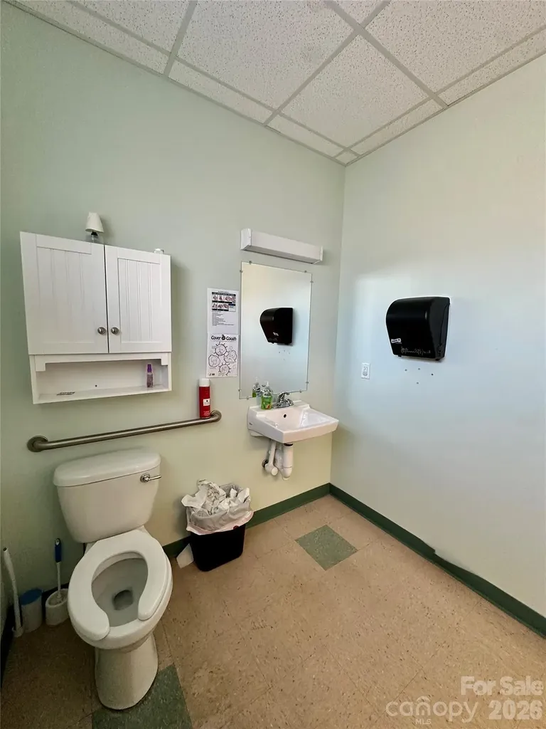527 West Park Circle North Wilkesboro NC 28659