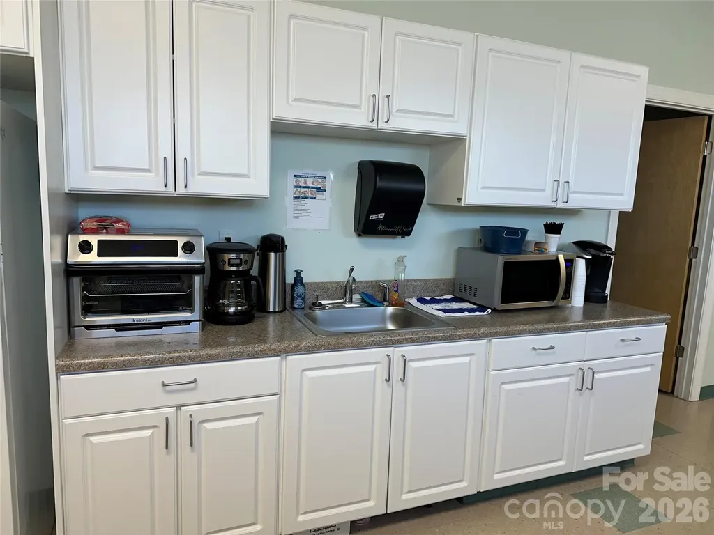 527 West Park Circle North Wilkesboro NC 28659