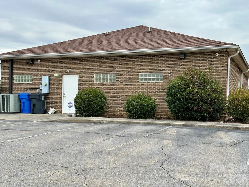 527 West Park Circle North Wilkesboro NC 28659