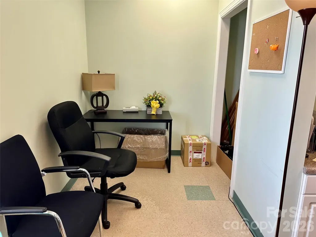 527 West Park Circle North Wilkesboro NC 28659