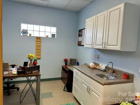 527 West Park Circle North Wilkesboro NC 28659